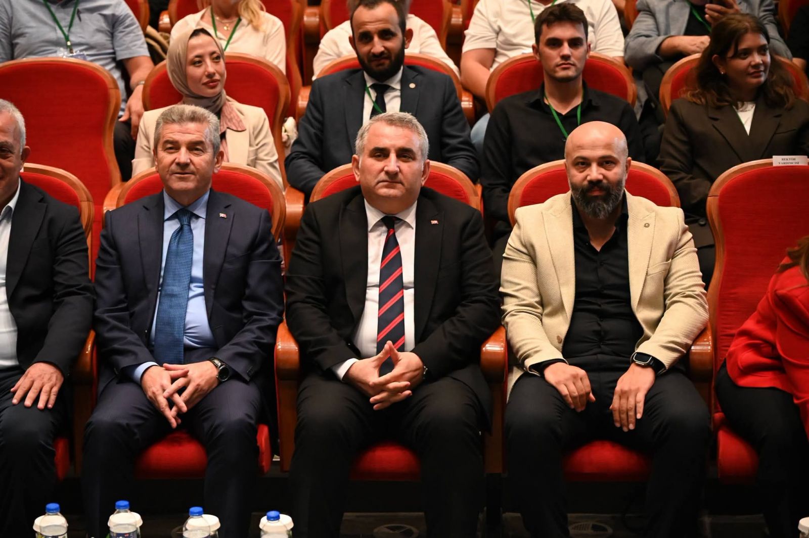 Bölüm Başkanımız Prof. Dr. Emre Özşahin ve yüksek lisans öğrencilerimizin Artvin Çoruh Üniversitesi Rektörü Prof. Dr. İbrahim Aydın’a ziyareti